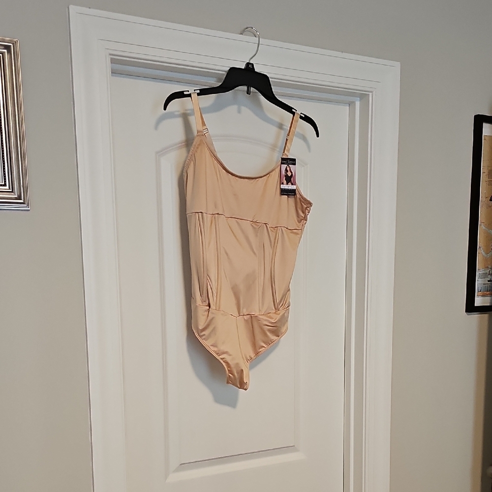 Sofia by Sofia Vergara Shapewear in Nude